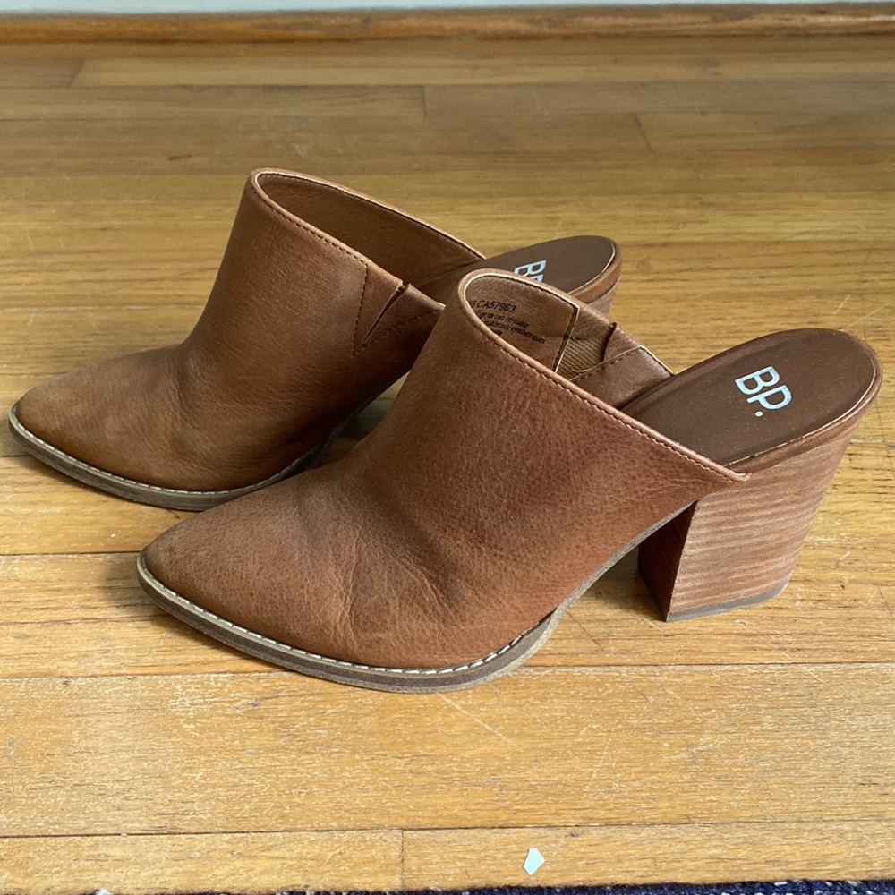 BP. Heels - Picture 2 of 4